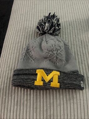 New Era Kids Gray Knit Pom Beanie with Yellow 'M' Logo